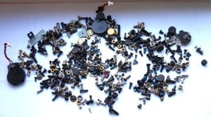 Suruburi provenite de la  diferite laptopuri