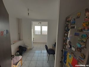  Apartartament 3 camere. Etaj intermediar cu lift. Vedere pe 2 parti.  - imagine 1