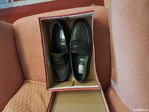 Pantofi noi din piele marime mare