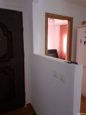 vand apartament cu 2 camere - imagine 4