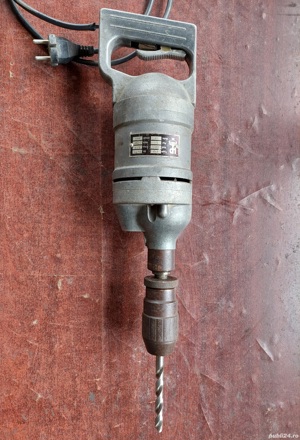 Bormasina old foarte solida si puternica functionala