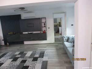 Casa renovata cu 2 corpuri si gradina in Caransebes - imagine 3