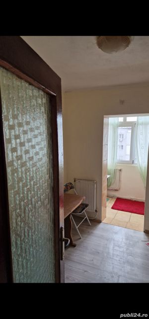 VAND apartament decomandat et 4 cu mansarda. Zona scoala nr.8 VS - imagine 5