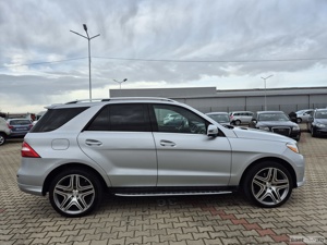 = MERCEDES ML350 AMG Aut. 4x4 3.0 T.Diesel Piele Navi Led 2015 Inmat. = 30.990 e. = - imagine 12