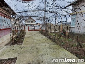 CASA SI TEREN CURTE DE VANZARE IN BARCANESTI LA DN - imagine 1