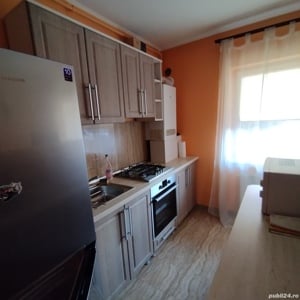 Vând apartament 3 camere, str Eroilor, Florești 