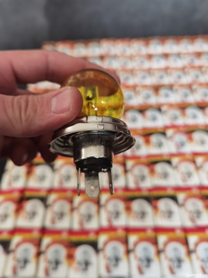 Becuri auto vechi pentru ceață, galbene. (Masini epoca, Dacia 1300) - imagine 3