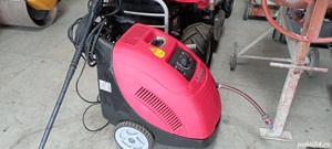 Masini pentru curatenie pardoseli dure sau mochete covoare - imagine 8