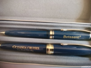 Etui diplomat traveles cu  câte 2 pixuri fiecare  deluxe