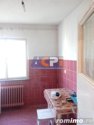 2 camere semidecomandat, Viorelelor, Bacau - imagine 5