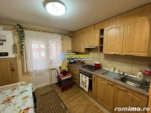 Apartament 2 camere decomandat de vanzare in Alba Iulia zona Cetate etaj 3 mobilat complet - imagine 2