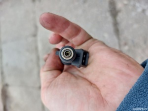 Alternator Volkswagen-defect + injector Peugeot ok - imagine 8