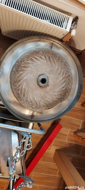 Moara de piatra actionata electric - imagine 4