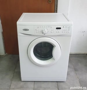 Masina de spălat rufe Whirlpool    500 lei.