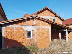 Casa cu etaj cu 4 camere si 500 mp teren de vanzare in Nojorid - imagine 2