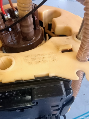 Pompa motorina rezervor volvo XC60,2.0 D,2011  - imagine 2