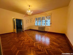 Apartament boem 5 camere zona ultracentrala etajul 1 - imagine 3