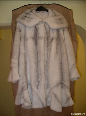 Haina de blana naturala cu gluga din Vizon Nurca alba