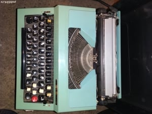 Mașina de scris 2 buc