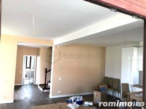 Duplex - dormitor pe plan - curte amenajata - imagine 3