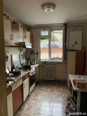 De Vânzare Apartament cu 3 Camere  - imagine 2