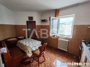 Apartament 2 camere decomandat zona 1 Decembrie in Fagaras - imagine 12