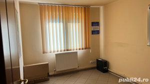 vand apartament 2 camere etaj 2-4, zona centrala - imagine 4