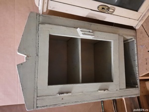 Vand 2 dulapioare hand made vintage (vechi)  