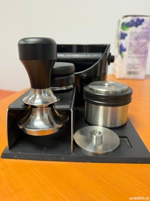 Diverse accesorii espressor folosite (tamper, lever, WDT etc)