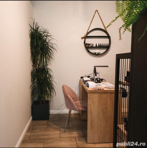 chirie scaun - coafura stilist frizer manichiura post liber - imagine 6