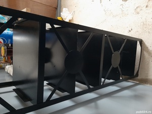 Raft metalic negru foarte rezistent pentru magazin s-au depozitare diverse