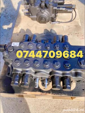 Distribuitoarte fata si spate pentru utilajele JCB - imagine 4