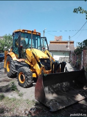 Închiriez buldoexcavator 