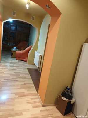 vand apartament cu 3 camere - imagine 8