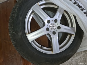 Vând 4 genti cu cauciucuri iarna pirelli 215/65/17