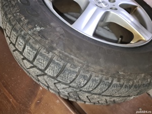 Vând 4 genti cu cauciucuri iarna pirelli 215/65/17 - imagine 4