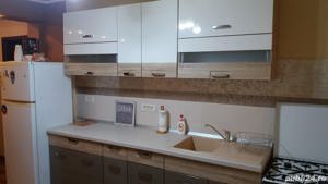 Proprietar, inchiriez apartament cu 3 camere,parter,, zona Dambovita