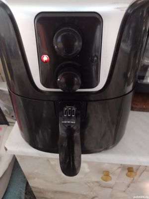 De vînzare Friteuza electrica clasica fără ulei și 100 farfurii hîrtie copt  - imagine 5