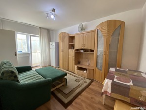 Garsoniera zona Buziasului, etaj intermediar, balcon, complet mobilata si utilata cu chiriasi