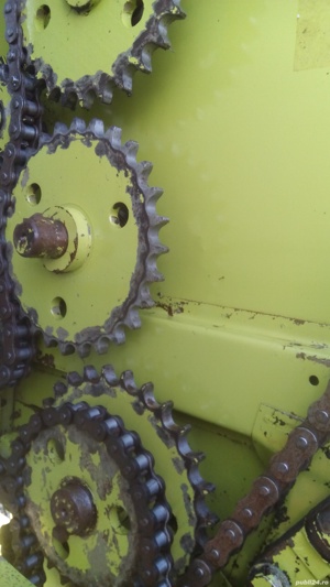 Dezmembrez Presa CLAAS ROLLANT 44 62 , 46 66 160 - imagine 5 Dezmembrez Presa CLAAS ROLLANT 44 62 , 46 66 160 - imagine 5