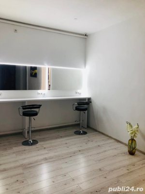 De vanzare masa de machiaj - imagine 2