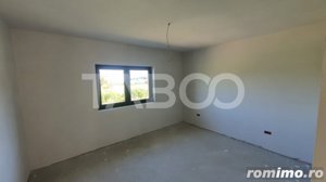 Casa individuala cu 5 camere 3 bai si teren de 700 mp Tocile Sibiu - imagine 9