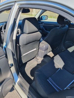 Vând Toyota Avensis 1,8 vvt-i - imagine 2