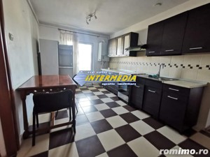 Apartament cu 3 camere decomandat de vanzare Cetate - imagine 9