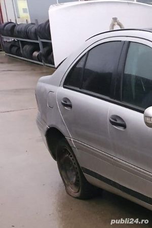 Usa dreapta spate MERCEDES C200 W203 berlina an 2003 
