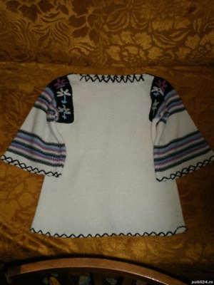 Pulovere diverse culori, masura 46 - 48 - imagine 2