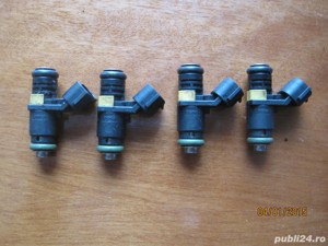 036906031AG 1390 CCM injector voor VW Polo Golf V Variant Seat Ibiza I - imagine 2