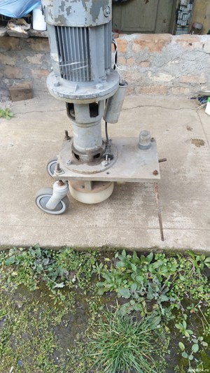 pompa apa manuala și electrică  - imagine 2