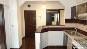 Inchiriez apartament 2 camere decomandat in Deva, zona Ulpia (Bld. Decebal), etaj 1, mobilat - imagine 3