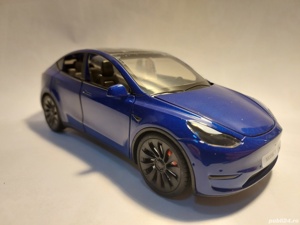 Macheta Tesla Model y albastru 1.24